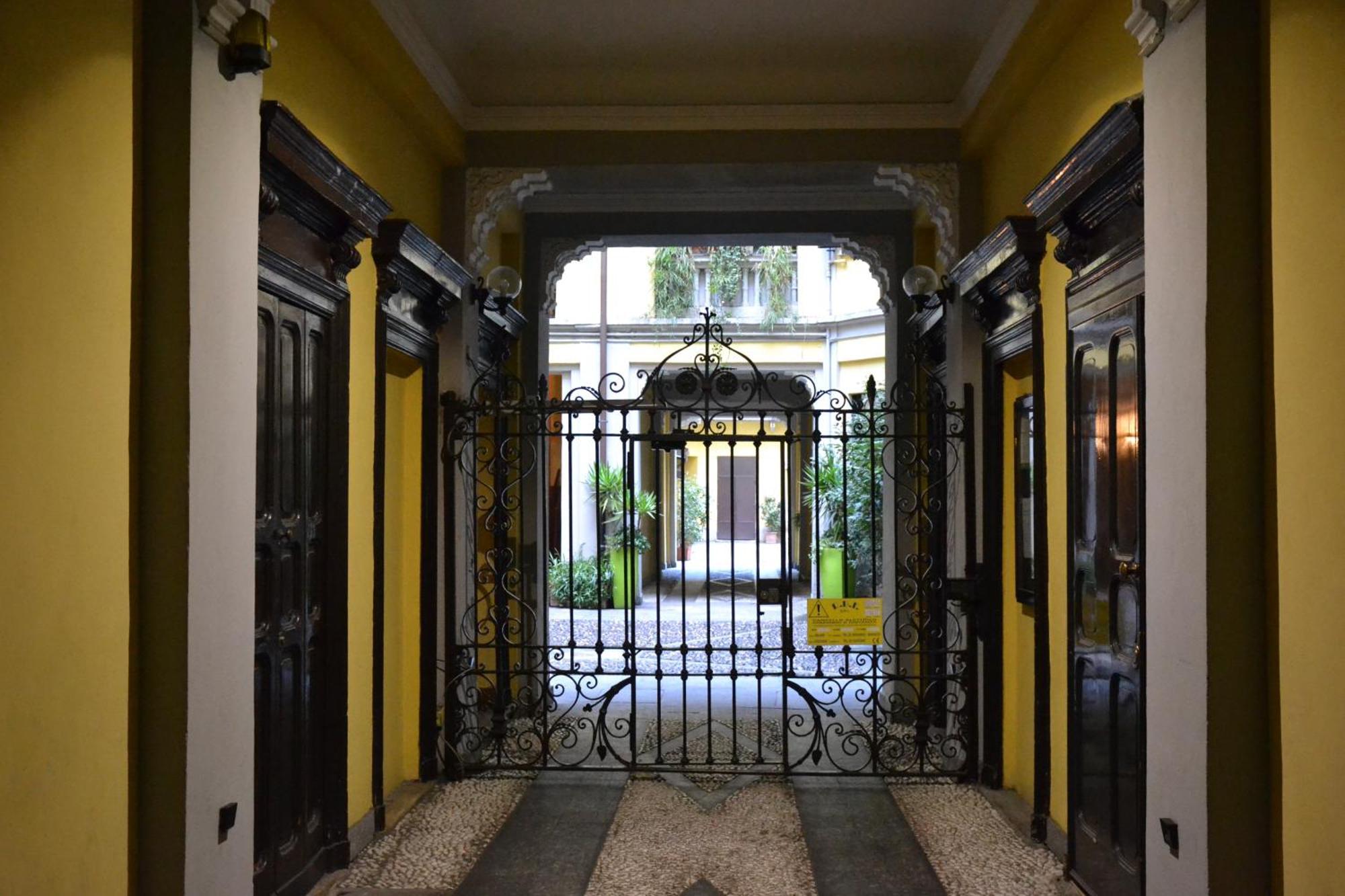 Bubi House Porta Romana Milan Bagian luar foto