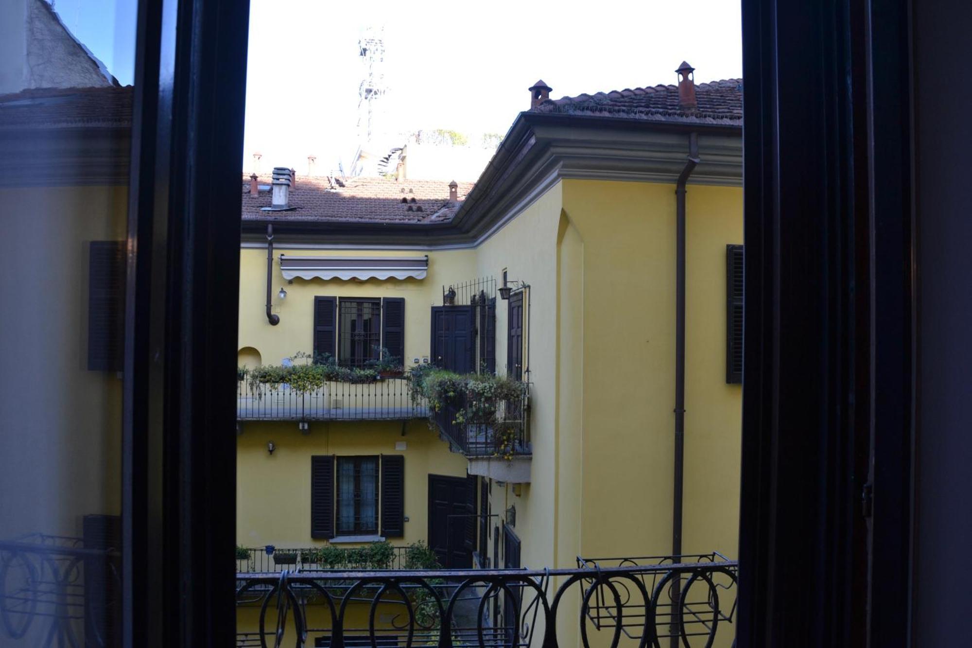 Bubi House Porta Romana Milan Bagian luar foto